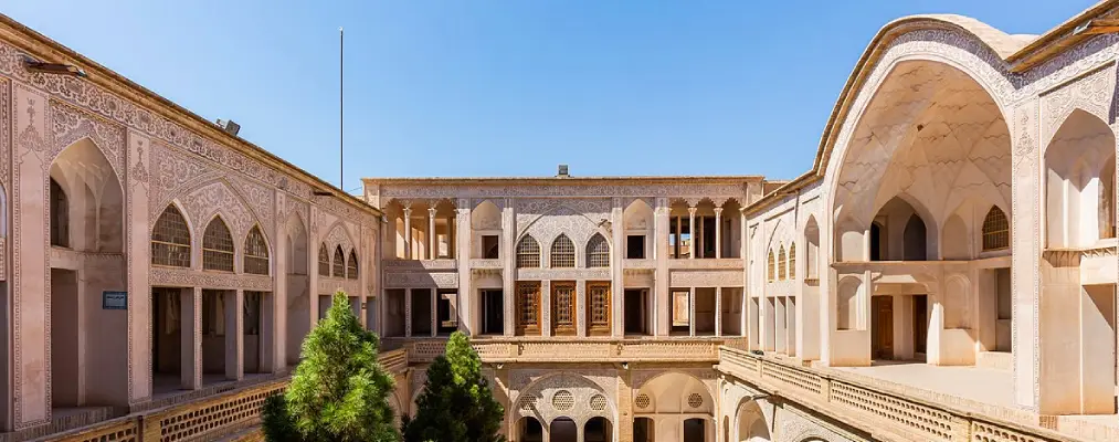 تور  یلدایی کاشان و کویر ابوزیدآباد